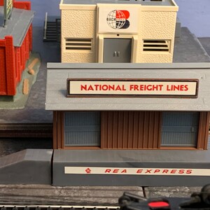 Vintage HO Bachmann: 2610-100 Plasticville Freight Station Plasticville