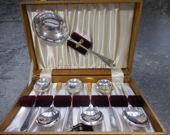 Decorative Set Of Spoons, Vintage Dessert Fruit Spoons, Boxed Set Of Six With Serving Spoon, Viners Silver Plate, Elegant Design, Flatware