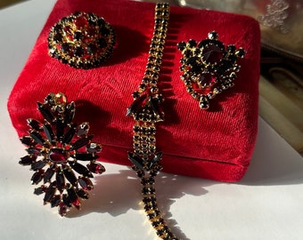 Vintage Pendant, Bracelet and Brooches, Czech jewelry Garnet glass, red crystals