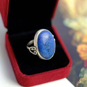 Sterling Silver Lapis Lazuli  Ring, Vintage Large Ring with Natural Lapis Lazuli