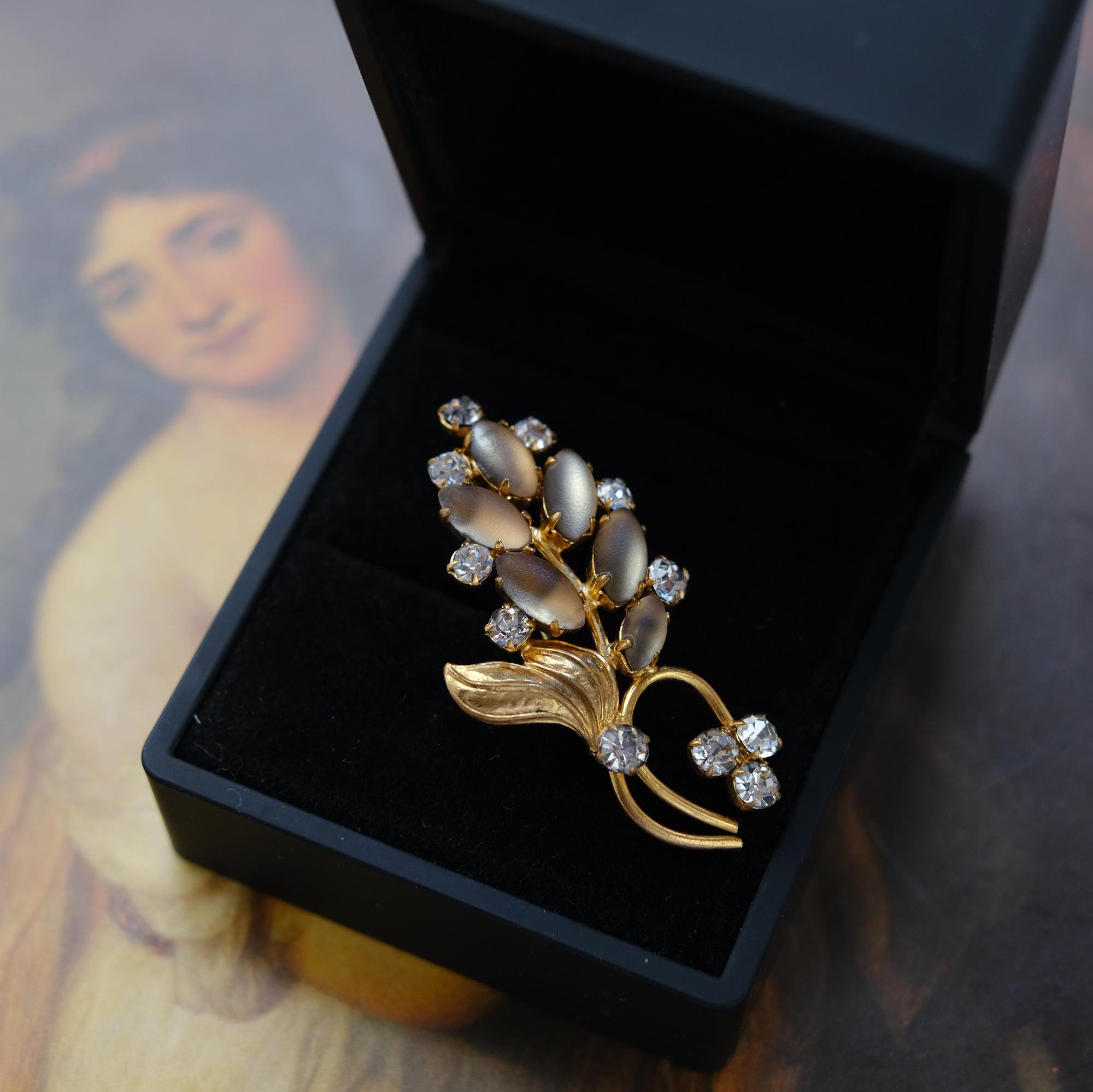 Vintage Czech Crystal Brooch: Gold Tone Amber Rhinestone Jewelry