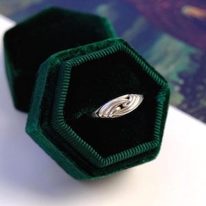 Sterling Silver Vintage Ring with Minimalist Ukrainian Pattern – Elegant Handmade Silver Band Jewelry