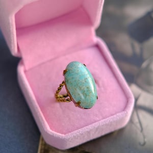 Vintage Czech brass ring with beautiful insert of art glass, turquoise color large ring,  Czechoslovakia vintage jewelry