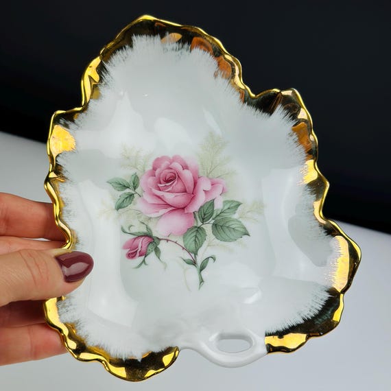 フランス製【ROSE DE LIMOGES】美しい格子レリーフと薔薇プレート2枚 Vintage Plate With a Pink Rose Pattern Limoges Porcelain France