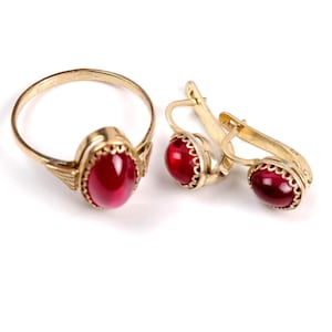 Vintage 875 Silber Set mit Rubin: Ring mit Rubin, Ohrringe mit Rubin, Set mit rosa Korund verziert
