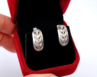 Vintage-Ohrringe aus Sterlingsilber, 925er-Punze (Ukraine), Zypressenzweig- und Blatt-Creolen, Zirkonia-Blumenschmuck für Damen