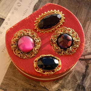 チェコスロバキア ヴィンテージ ピンク ガラス フィリグリー ブローチ Czech glass brooch - Etsy 日本