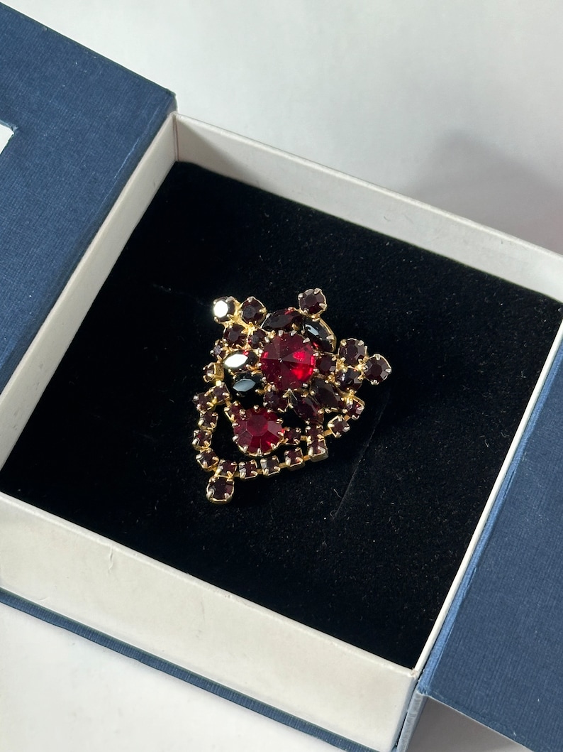 Vintage Pendant, Bracelet and Brooches, Czech jewelry Garnet glass, red crystals Vintage  brooch