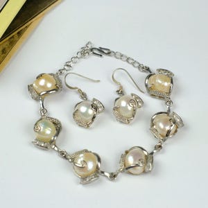 Baroque Pearl Jewelry Set: Vintage Bracelet 11mm Natural Irregular Pearls & Earrings for Women