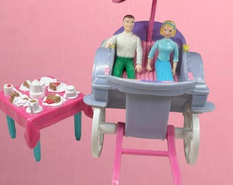 Vintage 2002 Fisher Price Sweet Streets Horse Carriage 75288 Mom Dad + Extra