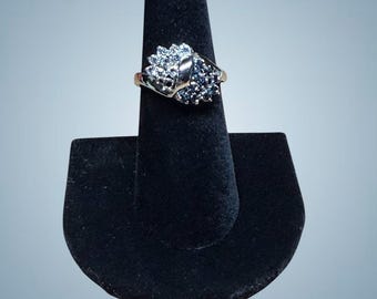 Vintage Blue Clear Floral Cluster Crossover 7.5 Ring Silver Tone Gift Box