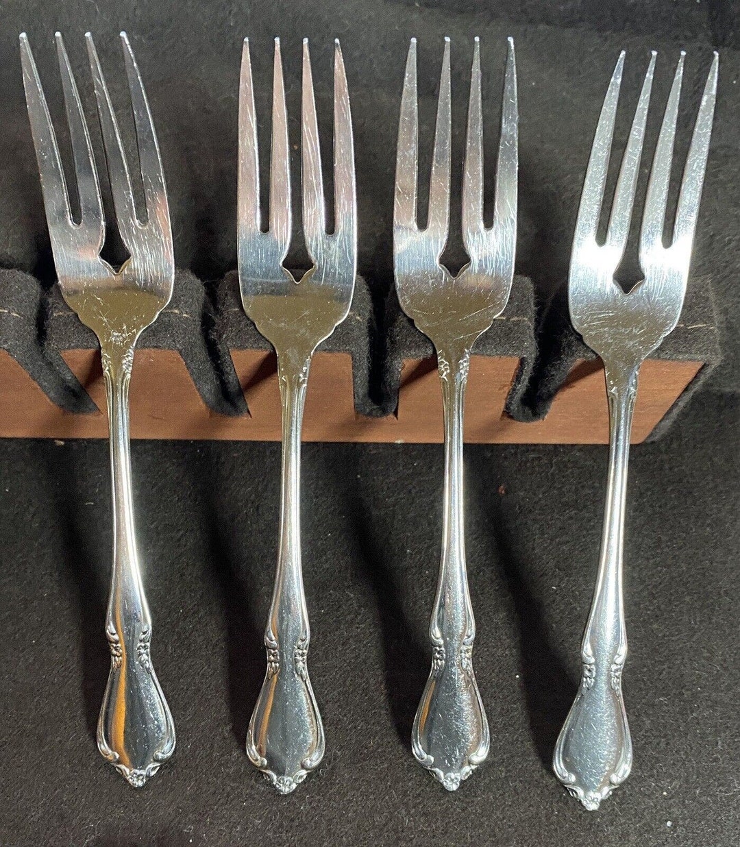 Oneida CHATEAU 4 Salad Forks 6 1/8 Deluxe Stainless Flatware Code