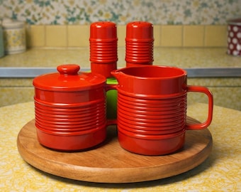 Juego de salero y pimentero estilo retro de los años 70 para decoración de cocina, de plástico acanalado, estilo granja, 4 piezas.