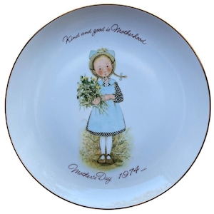 Vintage 1970s Holly Hobbie Mother&#39;s Day Plate 1974 Collectible Home Decor