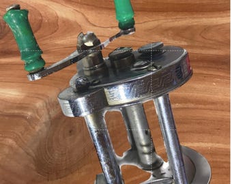 1960s Vintage Pflueger Nobby 1963-C Baitcasting Fishing Reel With