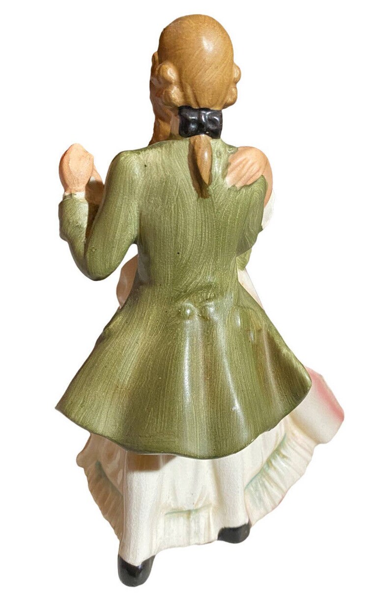 Tundra MUSIC BOX Dancing Colonial Couple Vintage Turns to Somewhere My