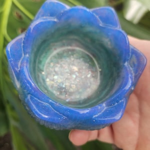 Medium-large Lotus Tealight Holder