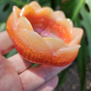 Medium-large Lotus Tealight Holder