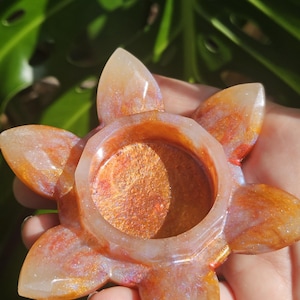 Medium-sized Lotus Tealight Holder
