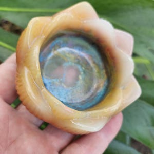 Medium-large Lotus Tealight Holder