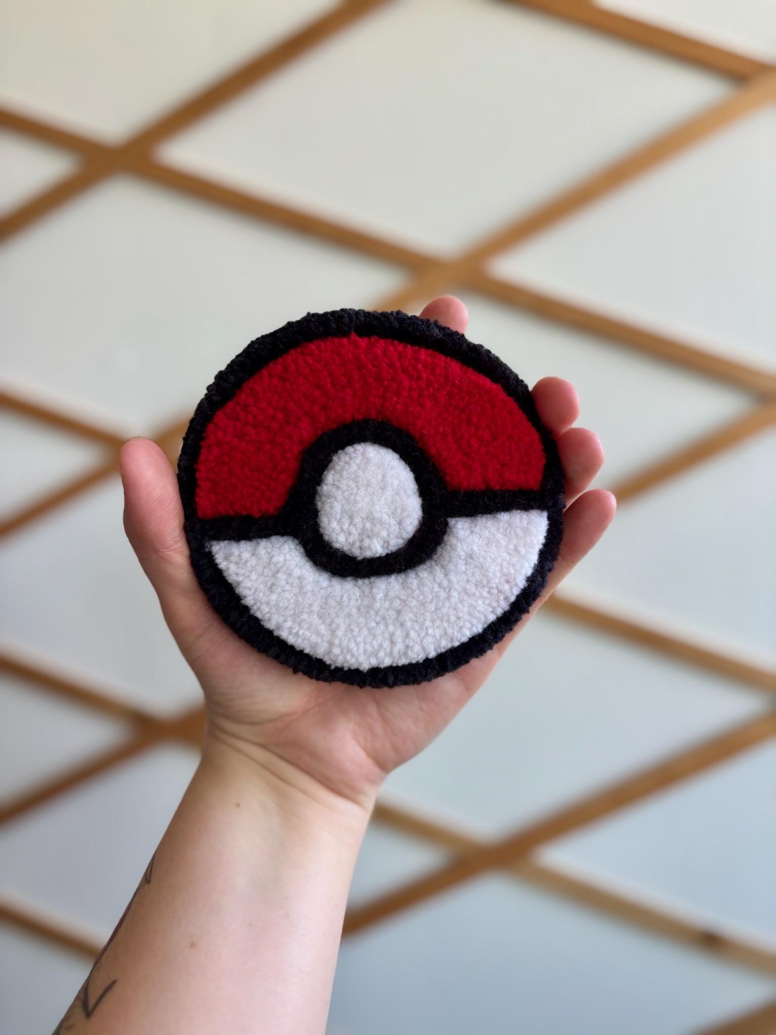 モンスターボールラグ ポケモン モンスターボール ラグ マット 絨毯 カーペット 80cm x 80cm