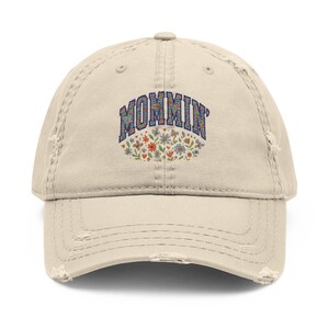 Vintage Distressed Mommin&#39; Baseball Cap: Embroidered Cotton Twill