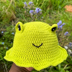 Crochet Frog Bucket Hat (baby, child and adult sizes available) - spring bucket hat, summer bucket hat, kawaii hat