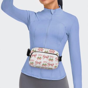 Riñonera Coquette: Riñonera cruzada de sarga con lazo y cordones imagen 2