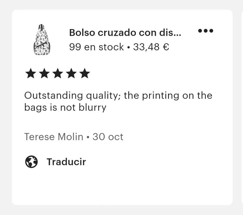 Puede incluir: Un bolso bandolera de estampado blanco y negro con cierre de cremallera. El bolso se muestra sobre un fondo blanco con una calificaci&oacute;n de cinco estrellas y el texto "Calidad excepcional; la impresi&oacute;n en las bolsas no est&aacute; borrosa".