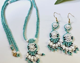 Boucles d'oreilles et collier en pierre naturelle howlite turquoise | Bijoux bohèmes faits main | Vacances à la plage tropicale autochtone