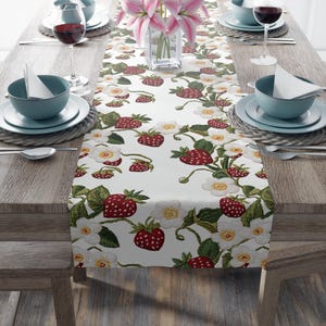 Table Runner, Strawberry Table Runner, Linens, Dining Decor, Home Textiles, Fabric Table Cover, Summer Table Setting, Spring Tablecloth