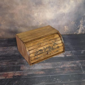 Handcrafted Bread Keeper | Beech Wood Storage | Smooth Sliding Lid | Custom Name Engraving | Food Safe Finish | Artisan Quality