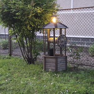 Rustikaler Wunschbrunnen aus Holz | Dekorative Hof Dekor | Urige Geschenkidee | Outdoor Decor für Papa | Nun Pump Cover