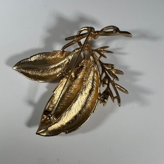 Vintage 1962 Sarah Coventry Gold Tone Leaf and Br… - image 4