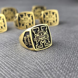 Custom Micron Plated Family Crest Ring / Gold Heraldic Coat of Arms Jewelry / Personalized Signet Ring for Men / Unique Gift