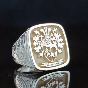 Family Crest Ring-Coat of Arms- Family Crest Ring for Personalized Jewelry-Personalized Gold and Signet Ring