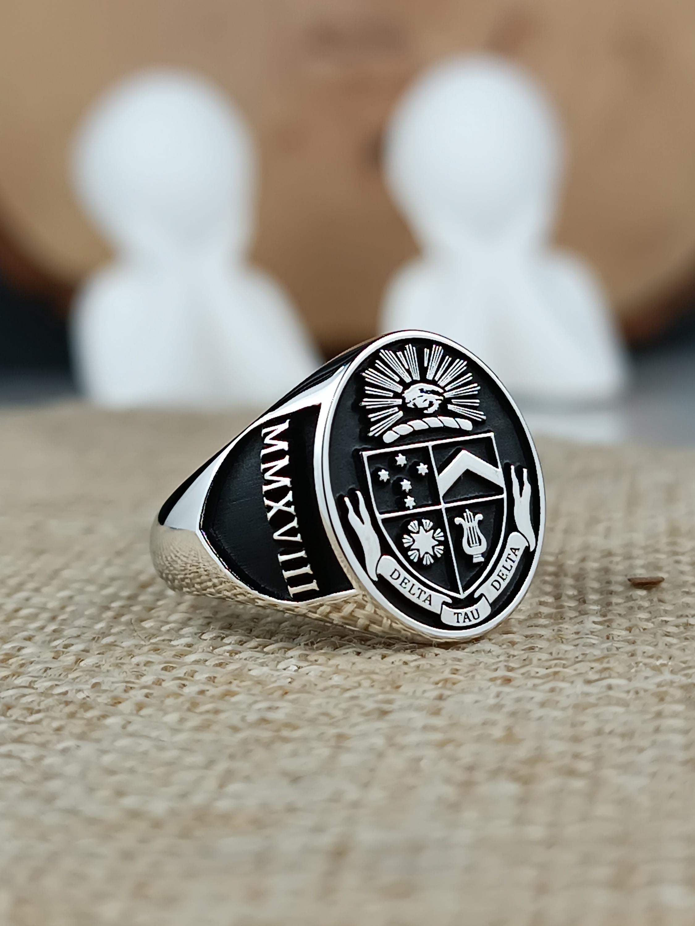 Silver Coat of Arms Ring / Knight Crest Signet / Symbolic Heraldic Ring ...