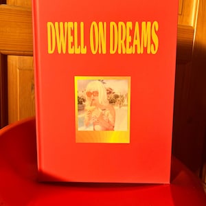 Polaroid Fotobuch “Dwell on Dreams” – 192 Seite Retro Artbuch mit 286 analogen Momenten | Softcover | Vintage USA Vibes