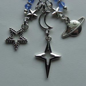 Celestial, Saturno, Planeta, Luna, Estrella, Llavero, Charm para bolso, Clip para cartera, Diario basura, Charm para coche, Tirador de cremallera, Charm para coche, Elige color.