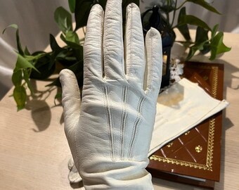 Gants en cuir antiques Français des années 1900 blancs | Gants anciens en cuir crème | Victorien édouardien | Poignet boutonné