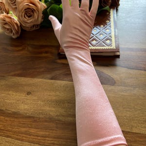 Vintage rosa långa satinoperahandskar | Armbågslånga formella kvällshandskar