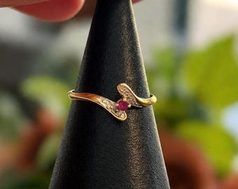 Vintage 750 18K guld rubinring storlek 5, minimalistisk ädelstensring