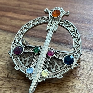 Charmante broche vintage avec strass argentée | Unité, celtique, broche de style fantastique