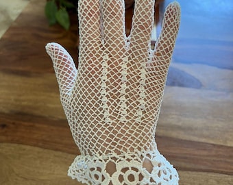 Authentic Antique Lace Gloves Crocheted, Wedding Mid-Century, One Size, Vintage Old Chic Fashion Ivory Elegant Timeless