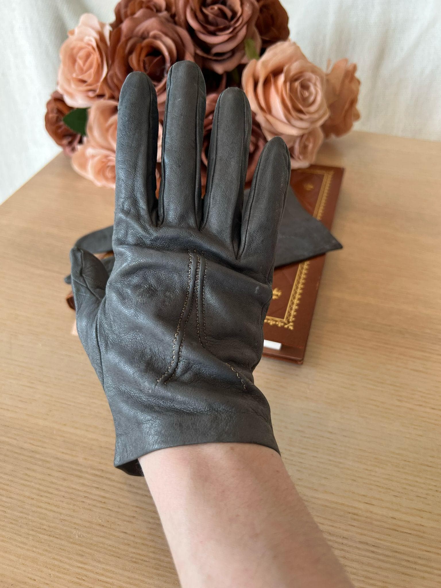 RARE Paire De Gants En Cuir Pour Poupée Ancienne - 19e Siècle - Accessoire Collection
