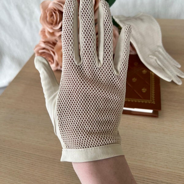 Gants vintage chics Gants beiges des années 1960 | Vieux gants antiques français | Mode élégante Mid-Century | Gants de mariage/déguisements | Gants français