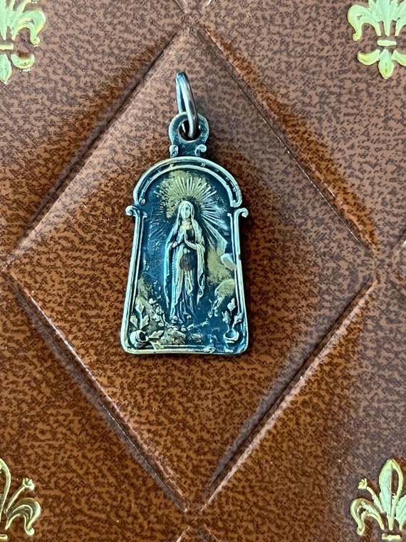 Religious Pendant Holy Virgin Mary | Authentic An… - image 1