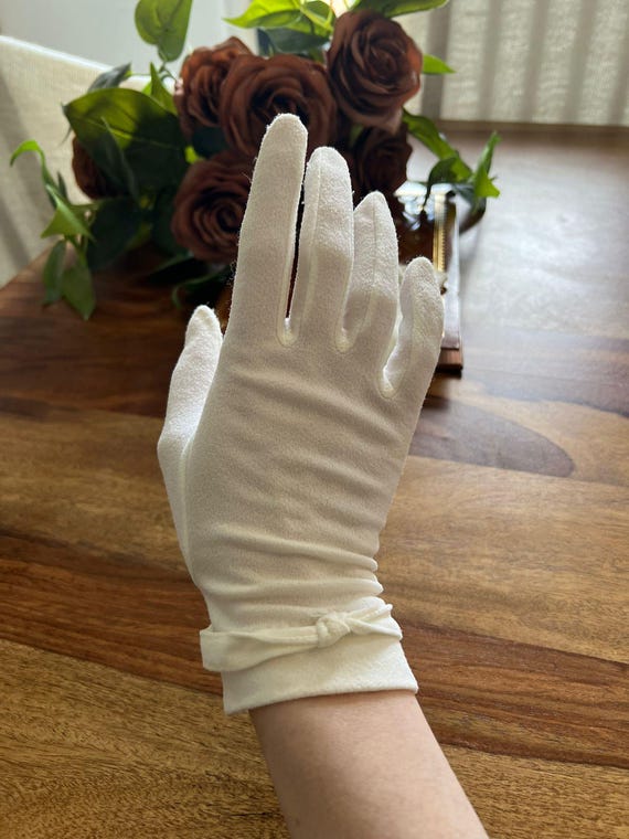 Vintage White Bridal Gloves 1980s: French Cotton Dress Gloves, Tea Party, One Size