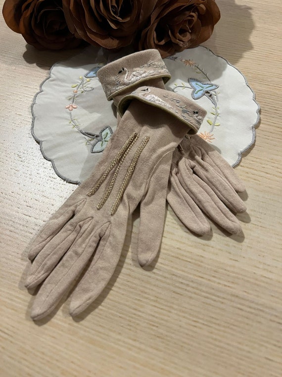 Elegant Children Gloves Swan Embroidered Gloves | 