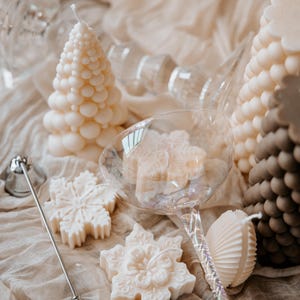 Handmade Soy Wax Christmas Candle Gift Set: Tree & Snowflake Decor - Etsy
